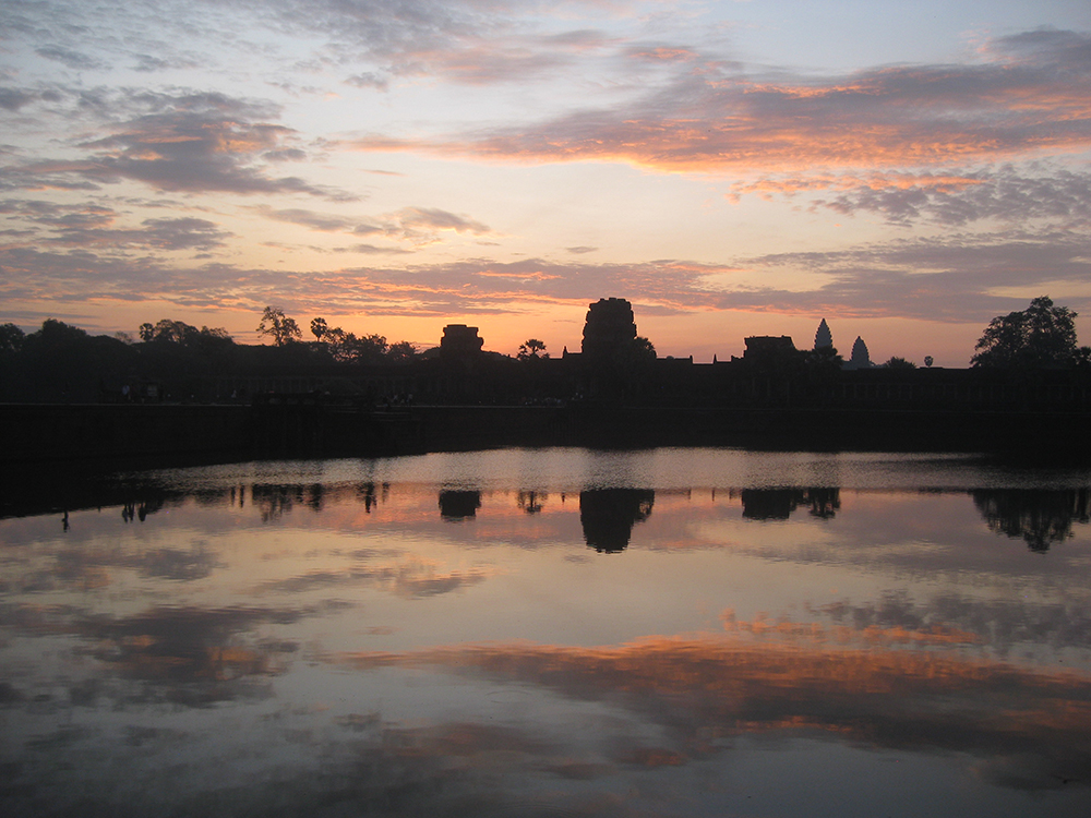 Angkor Wat at sunrise 1000 px
